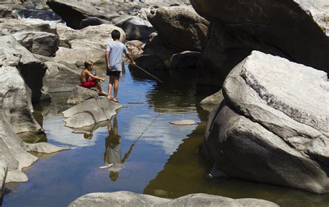 Pescando Entre Las Piedras Pablosbvf Flickr