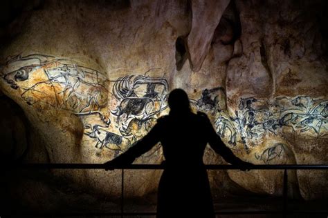 Sur les parois des grottes l art du paléolithique en trois mouvements