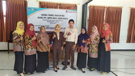 Smkn Alian Hadirkan Guru Tamu Industri Dari Pt Bpr Bkk Kebumen