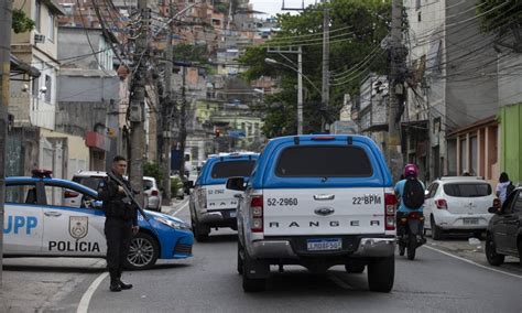 Tiroteio Entre Pms E Traficantes Deixa Quatro Mortos No Morro Da