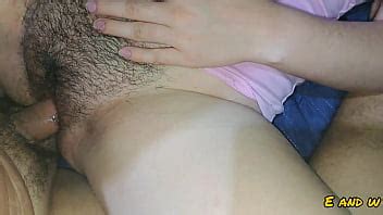 Mi pequeño vecino me folla en el piso con su pequeño pene XVIDEOS