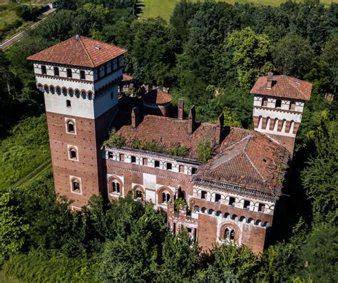 Abandoned Luxury Medieval Castle Italy Rurbanexploration