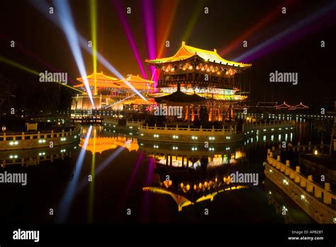 Qingming Riverside Landscape Garden In Kaifeng City Stock Photo Alamy