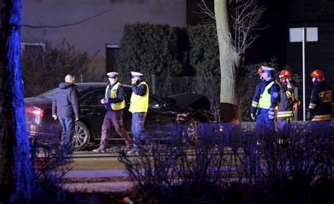 Wypadek kolumny rządowej w Oświęcimiu Limuzyna rozbita Beata Szydło w