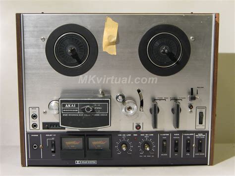 Akai 4000DB reel to reel tape deck