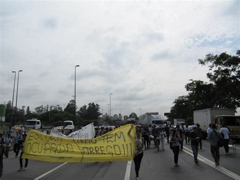 Estudantes Param Marginal Tiet Em Protesto