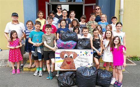 Gourin Les Coliers De Jean Rostand Ont Collect Des Bouchons Pour