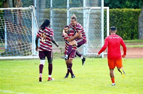 Fu Ball Kreisliga A Routinierte Tsg Schl Gt Denkendorf Fu Ball In