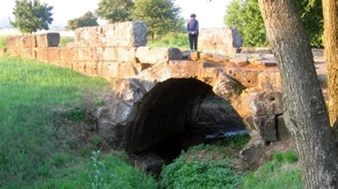 Lanuvio Sabato Novembre La Pulizia Di Ponte Loreto