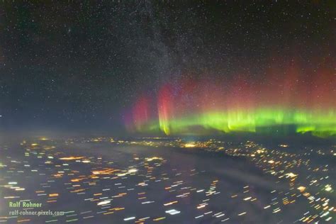 Dazzling Aurora Borealis above Winnipeg, Canada, as captured on Jan 15 ...