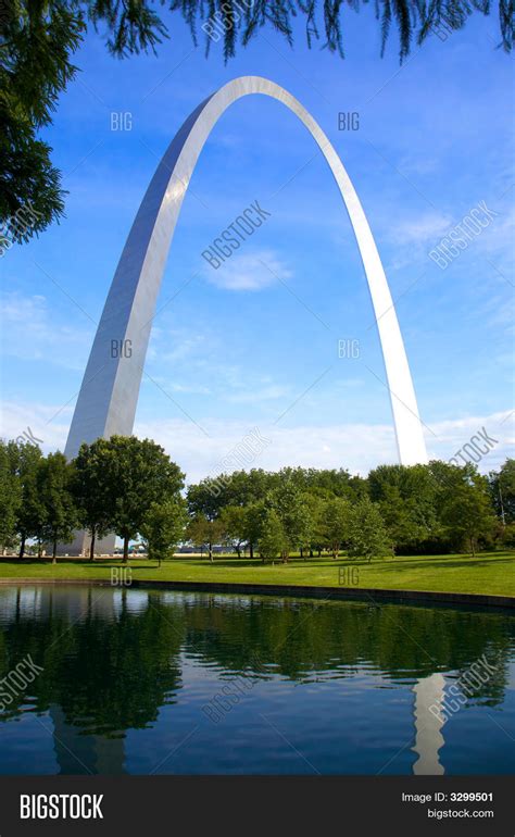 St. Louis Arch Image & Photo (Free Trial) | Bigstock