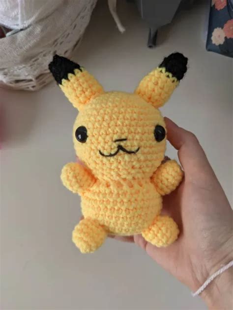 PETIT PIKACHU DOUDOU Peluche Fait Main Au Crochet Neuf En Laine EUR