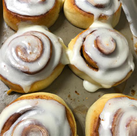 Quick And Easy Homemade Cinnamon Roll Icing Better Baker Club