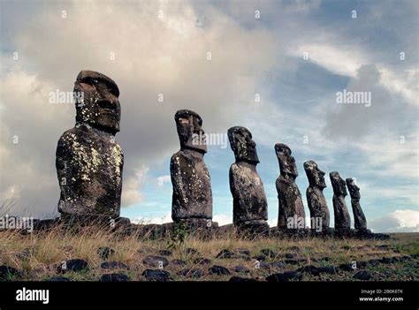 EASTER ISLAND, MOAI STATUES AT AHU AKIVI Stock Photo - Alamy