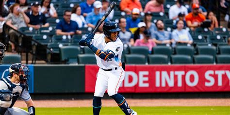 Space Cowboys' Pedro León hits 477-foot home run at Triple-A | MiLB.com