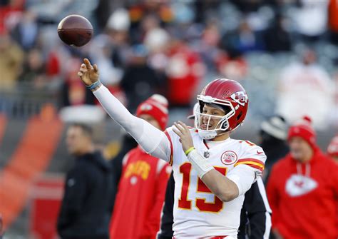 WATCH: Patrick Mahomes goes Air Jordan on incredible touchdown run