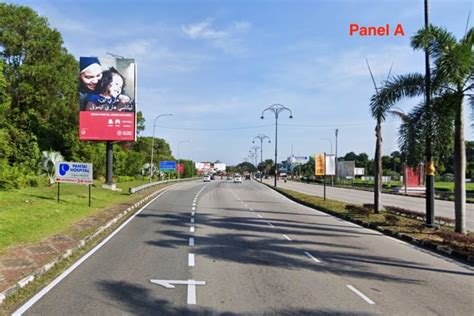 Firstboard Sided Vertical Minipole Billboard At Jalan Badlishah