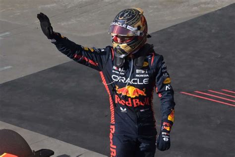 Verstappen vence em São Paulo e chega à 17ª vitória na temporada de F1