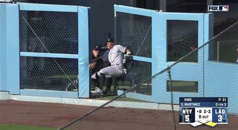 Aaron Judge's Insane Fence-busting Catch Ends Dodgers' Rally