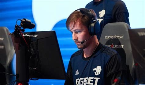 10 Best Csgo Players And Their Gaming Headset Headphonesty