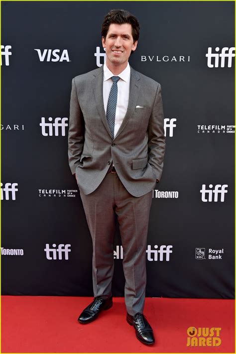 Zac Efron Smiles Wide At Tiff His First Red Carpet Appearance In