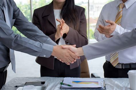 Premium Photo Businessman Shaking Hands Over A Deal Negotiation To