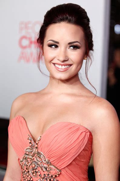 Demi Lovato Passa Por Saia Justa No The X Factor CLUB TV