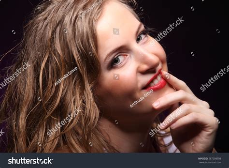 Young Sexy Nude Woman Posed Wet库存照片287298593 Shutterstock