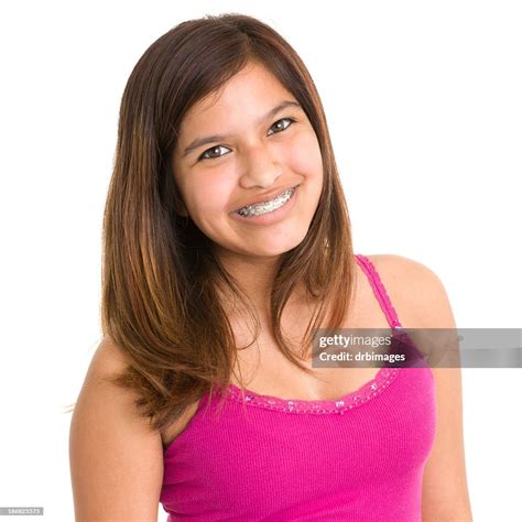 Portrait De Sourire Des Jeunes Filles Photo Getty Images