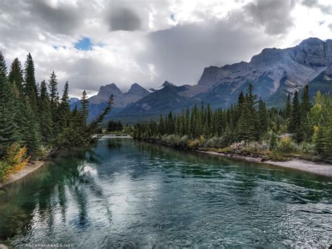 My Solo Hike Through Canmore Lakes Mountains And Bears Pack Your Bags