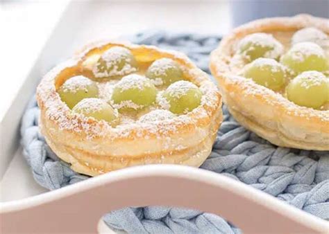 Tarta de uvas con hojaldre y crema pastelera receta fácil PequeRecetas