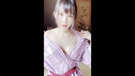 こっそり性感マッサージ用のオイルをおっぱいに塗ってみることに・・・ Xxx Mobile Porno Videos And Movies