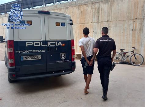 Detenido En Ibiza Un Joven De A Os Por Un Robo Con Intimidaci N En