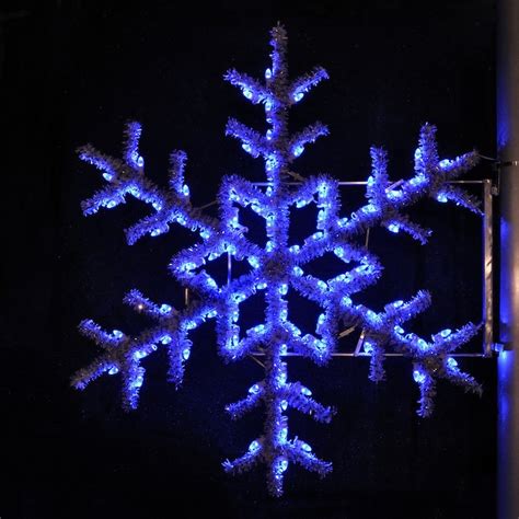 Holiday Lighting Specialists 5 Ft Garland Snowflake Pole Decoration