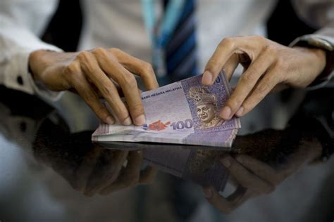 Ringgit Eases As US Dollar Strengthens Amid Inflation Concerns