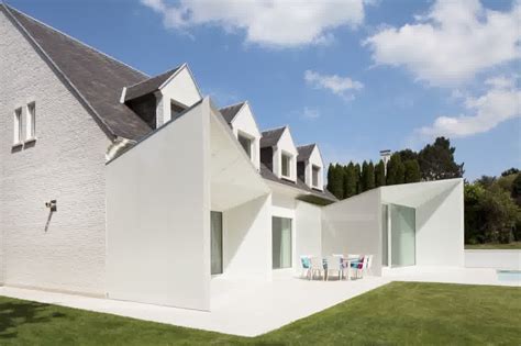 Modern White Home Design Exterior - Viahouse.Com