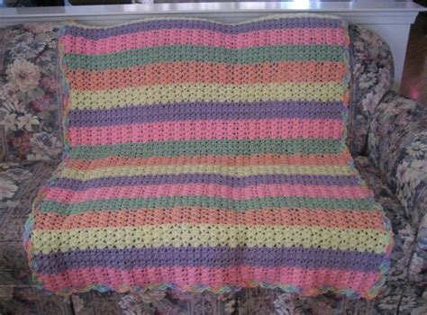 Shell Stitch Variation Afghan | AllFreeCrochetAfghanPatterns.com