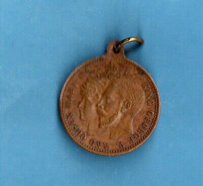 British Empire Exhibition Wembley Souvenir Medal George V Queen Mary