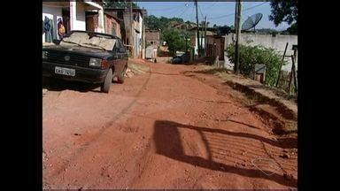 Gazeta Meio Dia Moradores Reclamam De Rua Em De Bairro De Cachoeiro