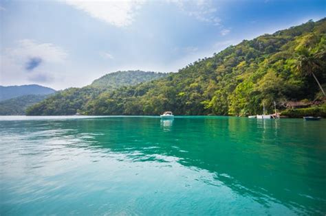 Boat Tour of Lagoa Azul + Lagoa Verde on Ilha Grande - Civitatis