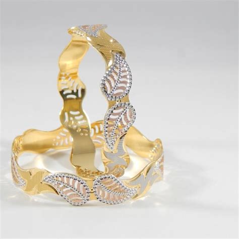 Buy Quality 22kt Cnc Gold Woman Leaf Bangle In Ahmedabad