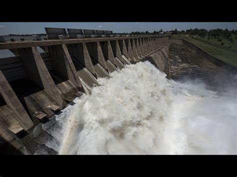 Five Sluice Gates Opened At Vaal Dam Youtube