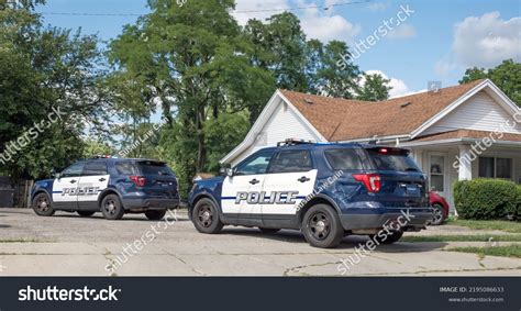 Police Cars Responding 911 Call Stock Photo 2195086633 | Shutterstock