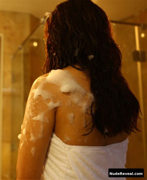 RASHI KHANNA Nude Videos Photos