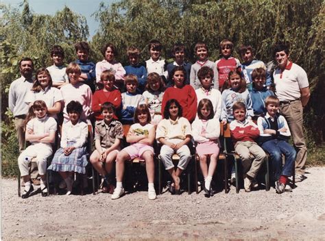 Photo De Classe Classe De Cm De Ecole Victor Hugo Merville