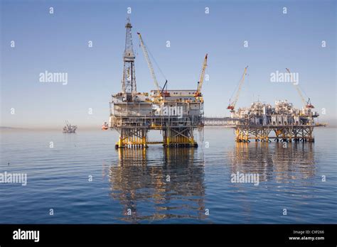 Oil Rigs Hi Res Stock Photography And Images Alamy