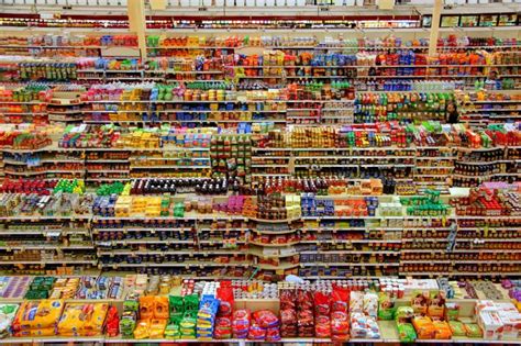 Купить торговое оборудование для магазинов одежды и обуви | ПФ-Торг Москва