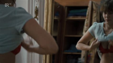 Naked Felicitas Woll In Ein Schmaler Grat