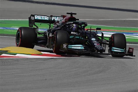 Hamilton Na Frente Mercedes Faz Dobradinha No Segundo Treino Livre