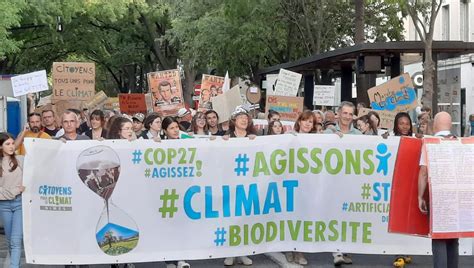 PHOTOS Marche pour le climat entre 500 et 600 personnes défilent à